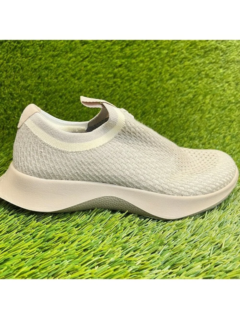 Allbirds Tree Dasher Relay Womens Size 6 Beige Athletic Slip On Shoes Sneakers